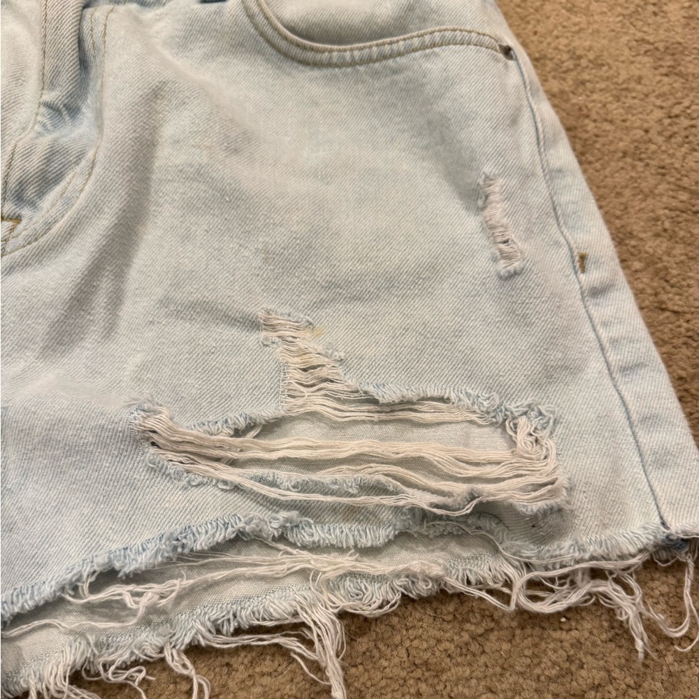 Light Blue Distressed Denim Shorts Forever 21 - Picture 2 of 4